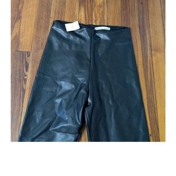 Abercrombie & Fitch Pants '90s Straight Rise Curve Love Vegan Leather Medium NWT - Picture 3 of 6